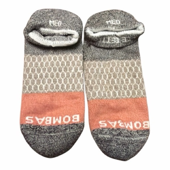 🆕 Bombas Gray and Red Ankle Socks
Size Medium - Picture 5 of 7